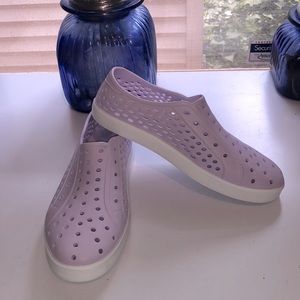 New plastic water sneakers women’s 10 lavender color